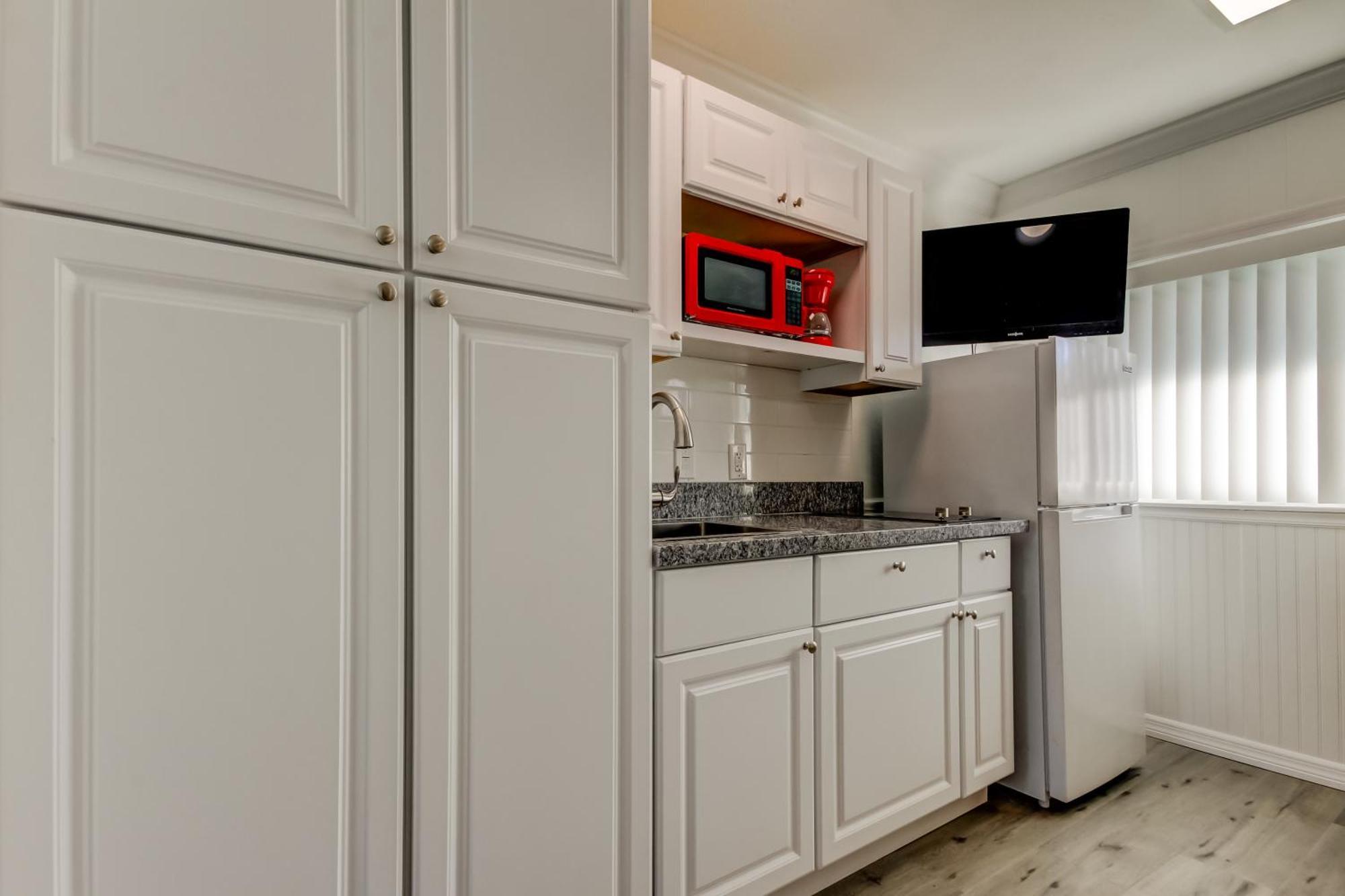 Carousel Suites -Redington Shores Exterior foto